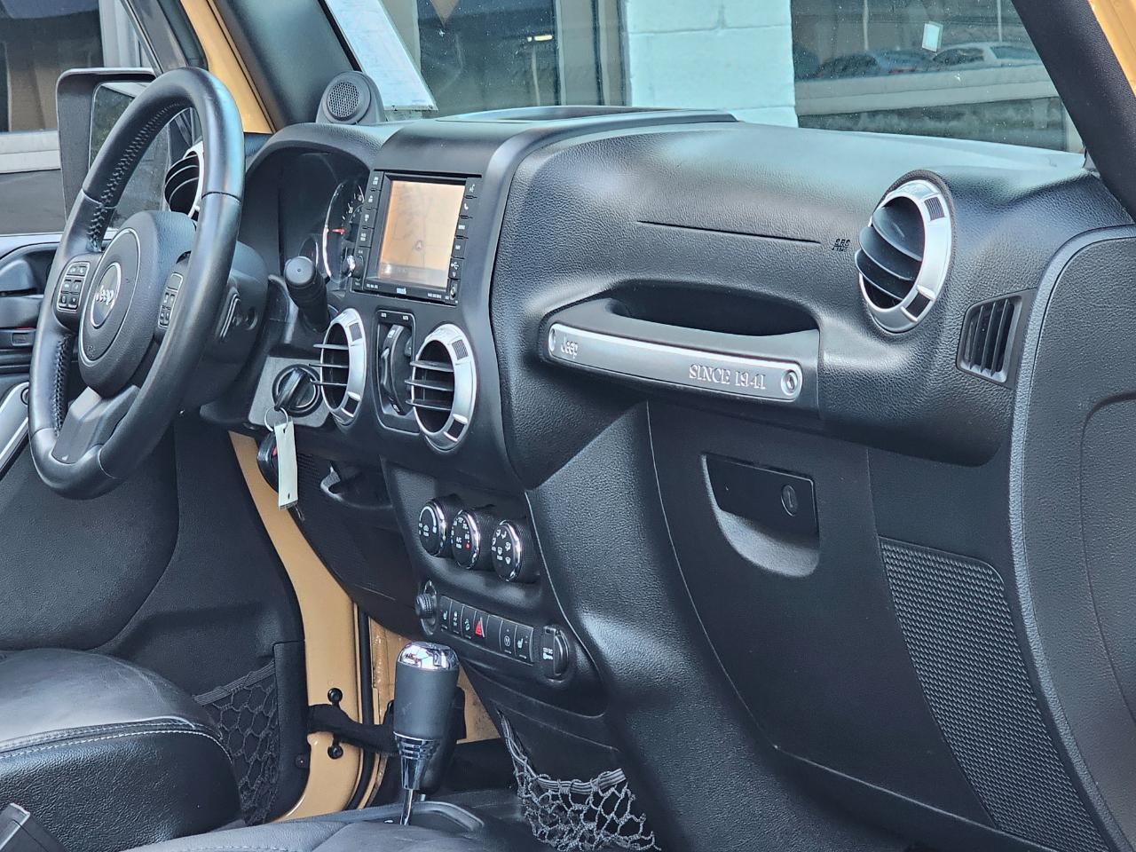 Jeep Wrangler Unlimited Sahara 4WD 2013