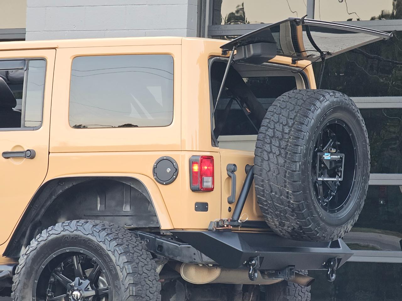Jeep Wrangler Unlimited Sahara 4WD 2013