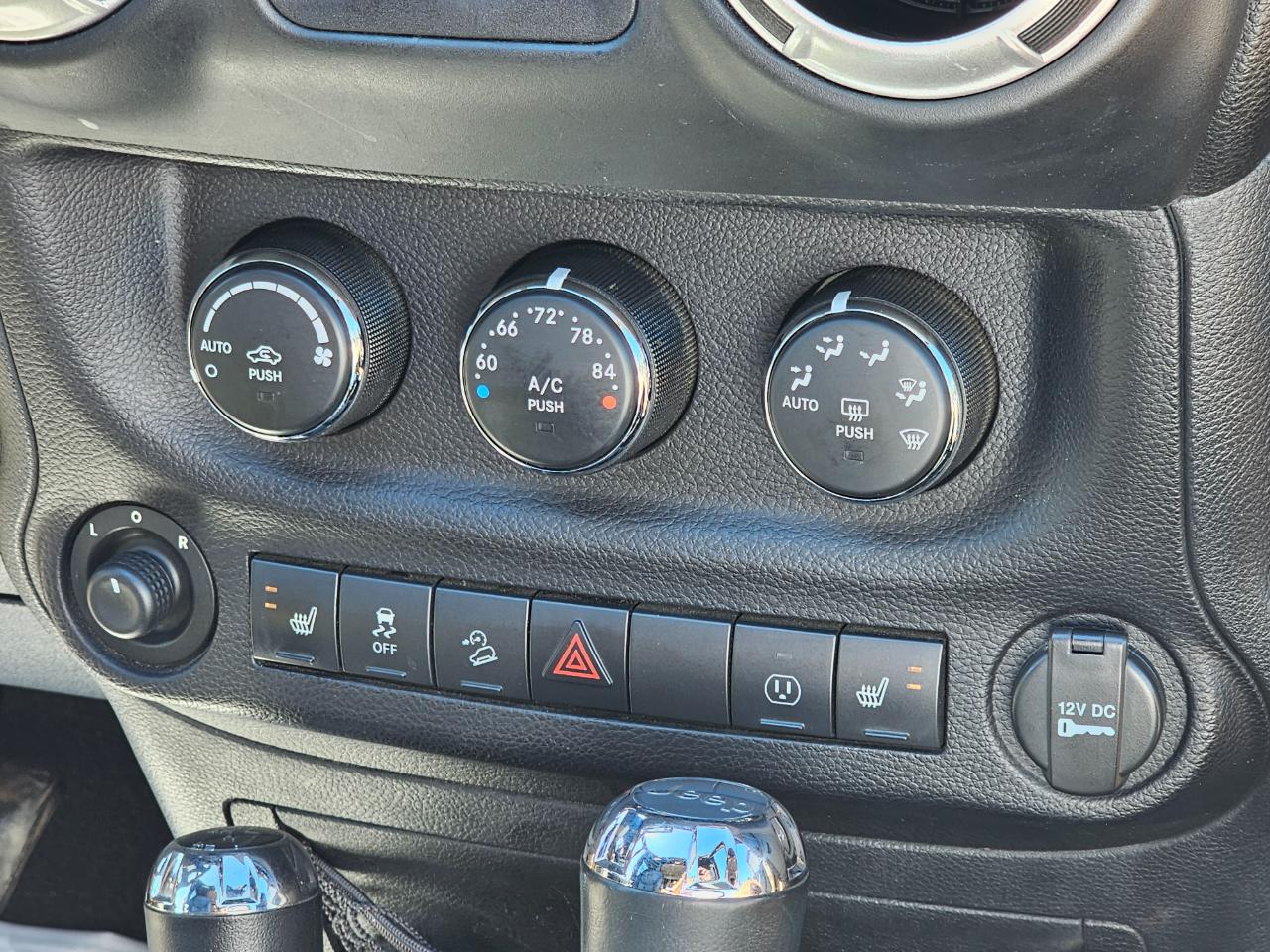 Jeep Wrangler Unlimited Sahara 4WD 2013