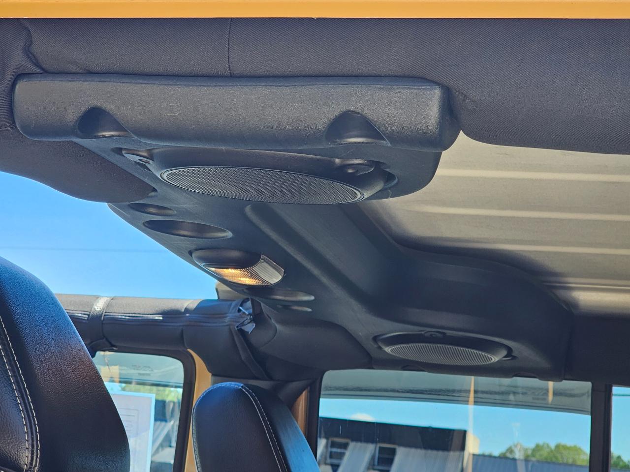 Jeep Wrangler Unlimited Sahara 4WD 2013