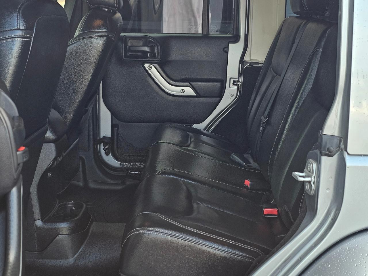 Jeep Wrangler Unlimited Sahara 4WD 2015