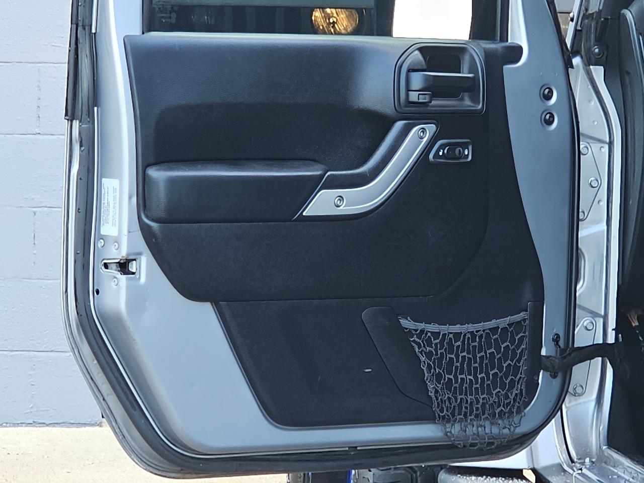 Jeep Wrangler Unlimited Sahara 4WD 2015