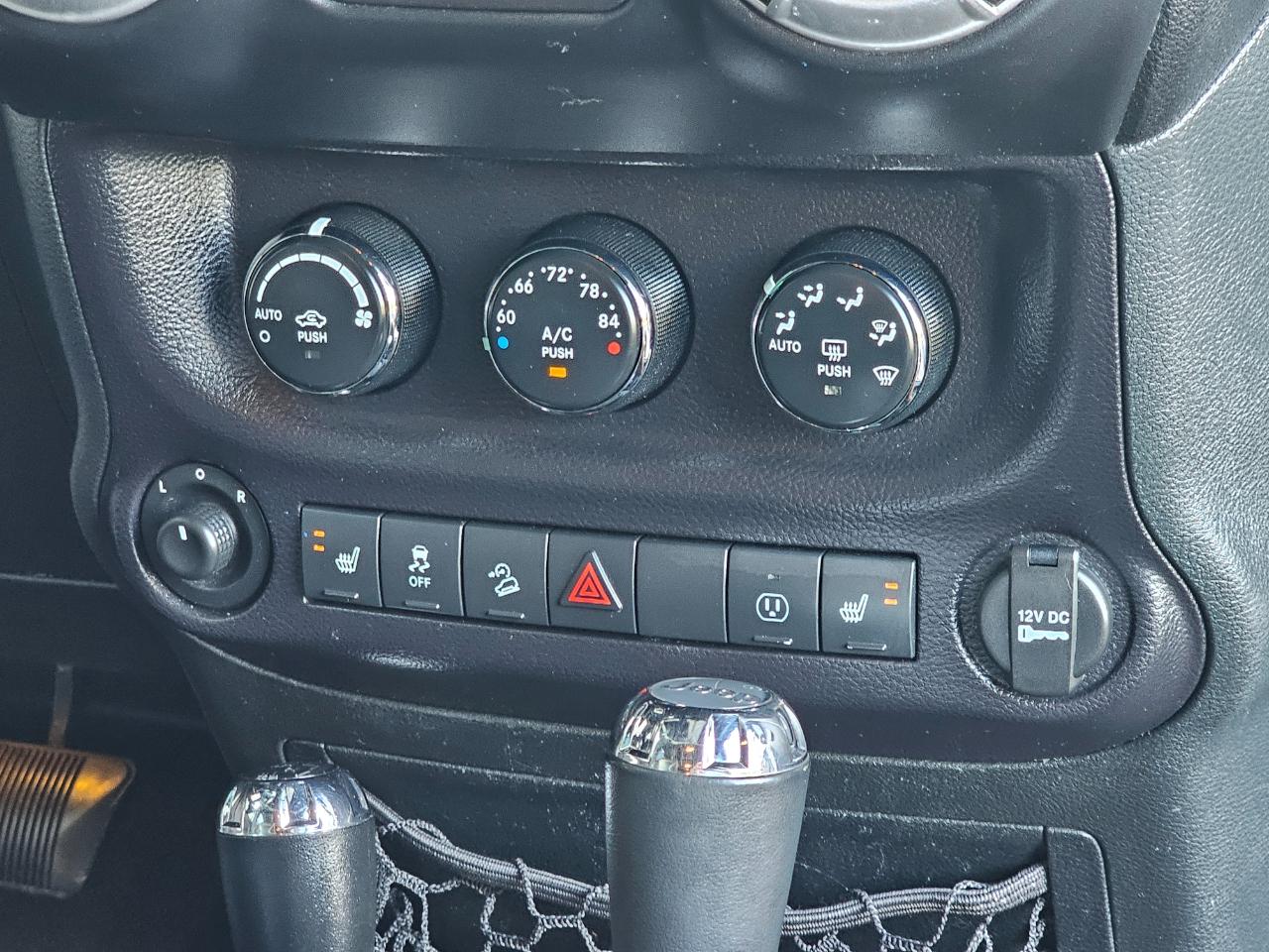 Jeep Wrangler Unlimited Sahara 4WD 2015