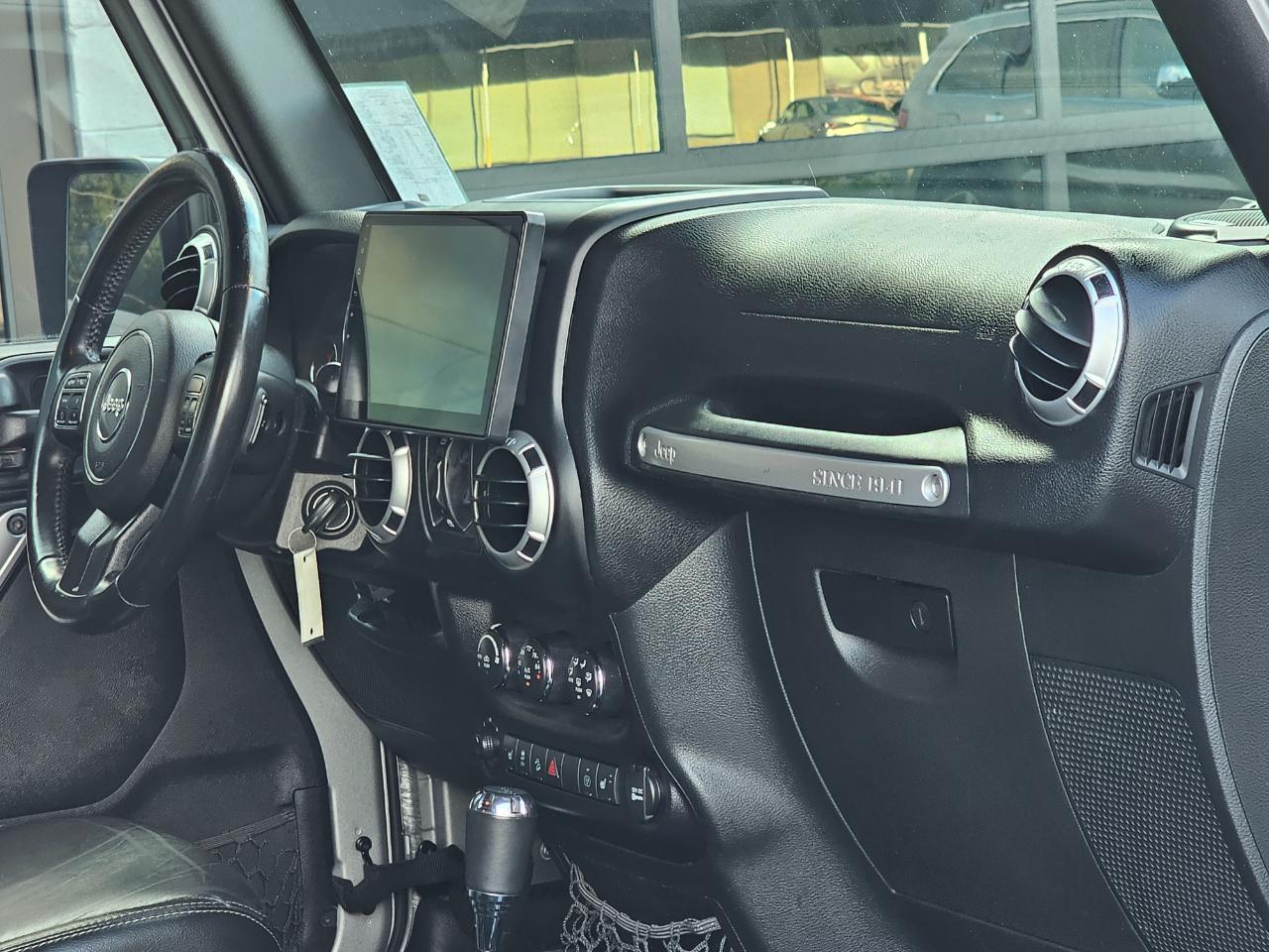 Jeep Wrangler Unlimited Sahara 4WD 2015