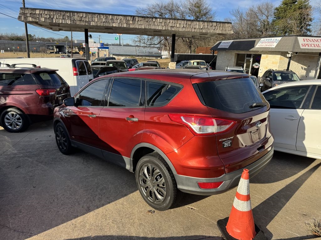 Ford Escape S FWD 2014