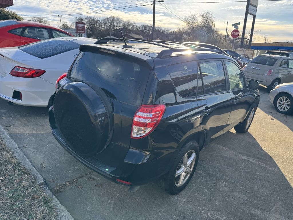 Toyota RAV4 Base I4 2WD 2012