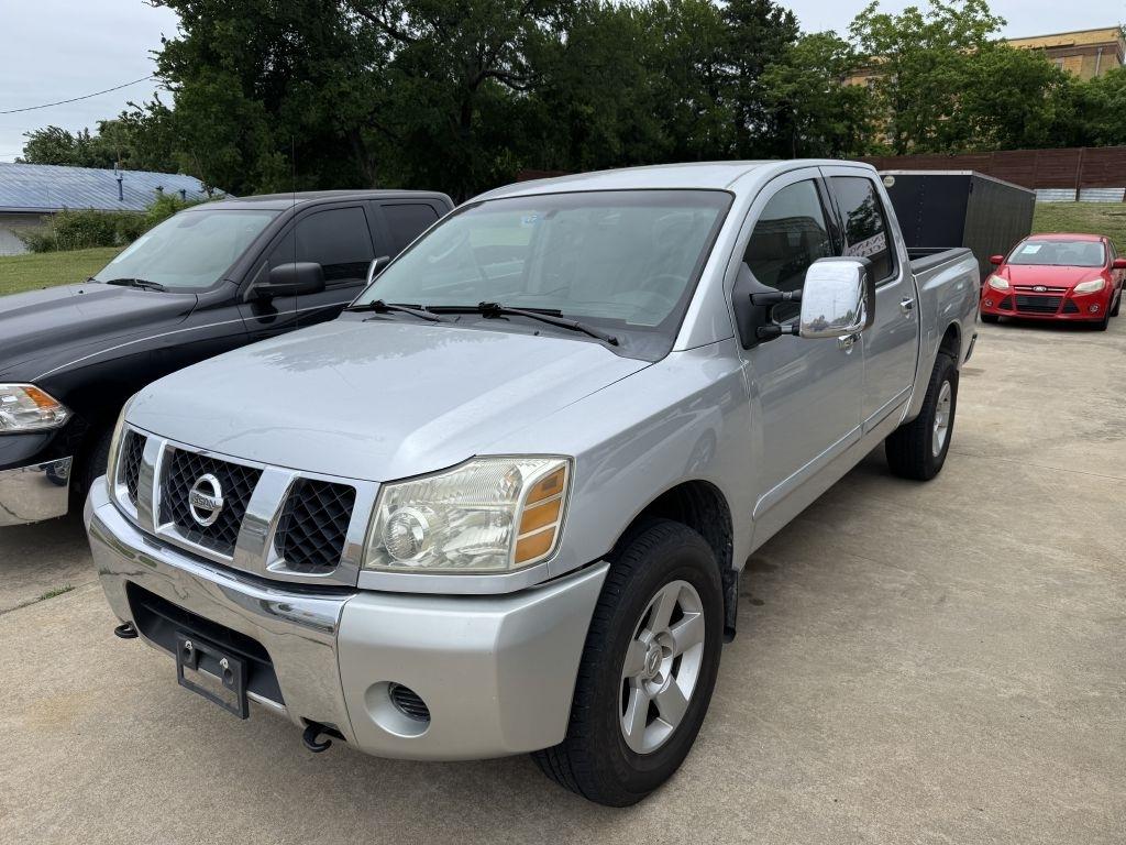 2005 Nissan Titan XE Crew Cab 4WD