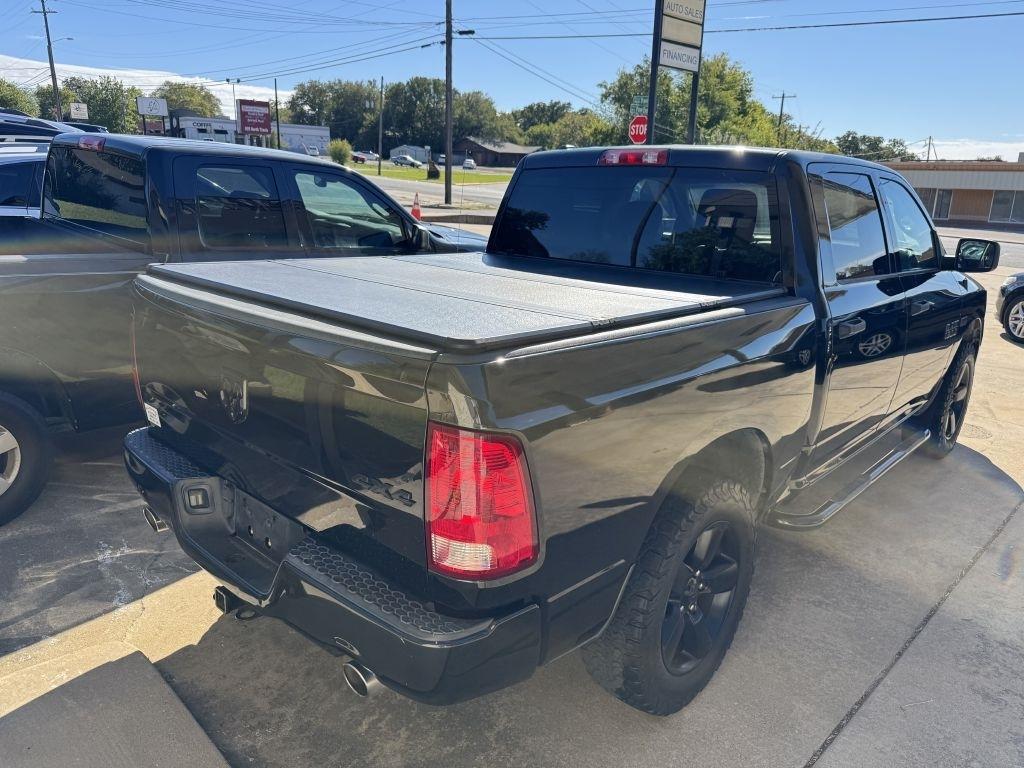 RAM 1500 Tradesman Crew Cab SWB 4WD 2015