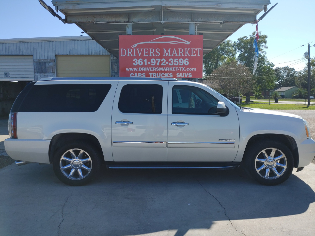 2014 GMC Yukon XL Denali's photo