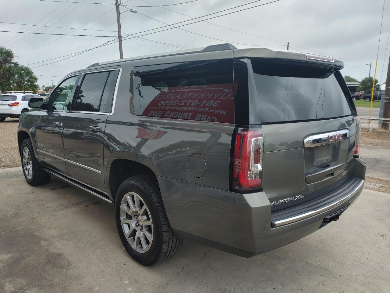 GMC Yukon XL  2017