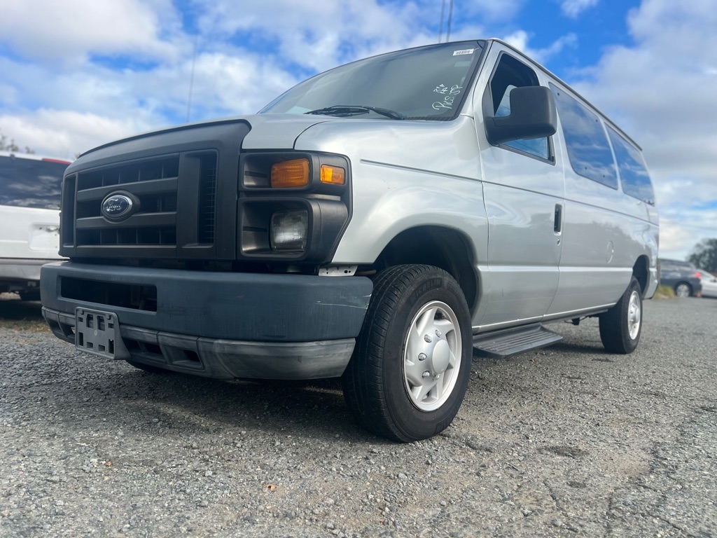 2011 Ford E-Series Econoline Wagon XLT