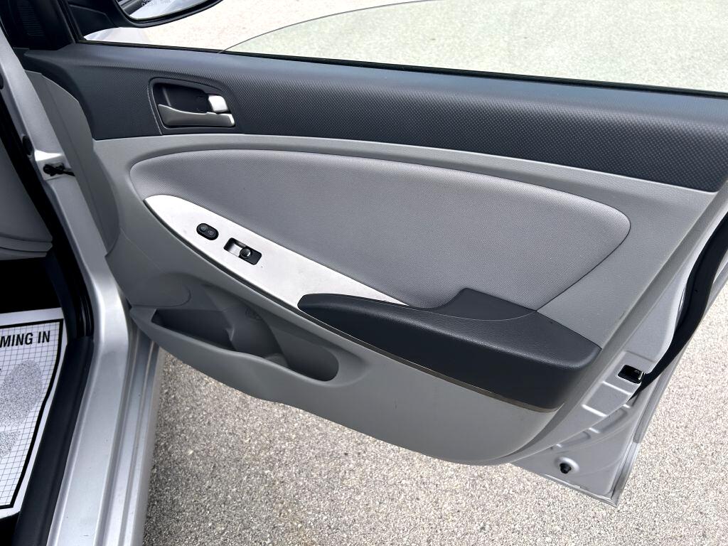 Hyundai Accent  2017 Hyundai Accent  2017