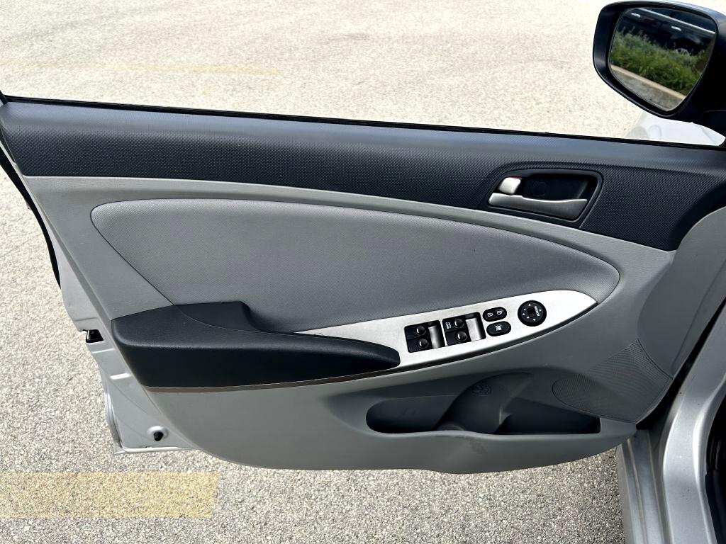 Hyundai Accent  2017 Hyundai Accent  2017