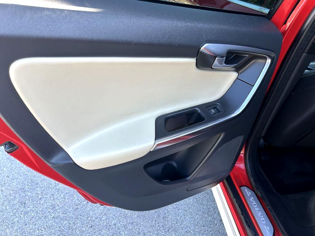 Volvo XC60  2013 Volvo XC60  2013