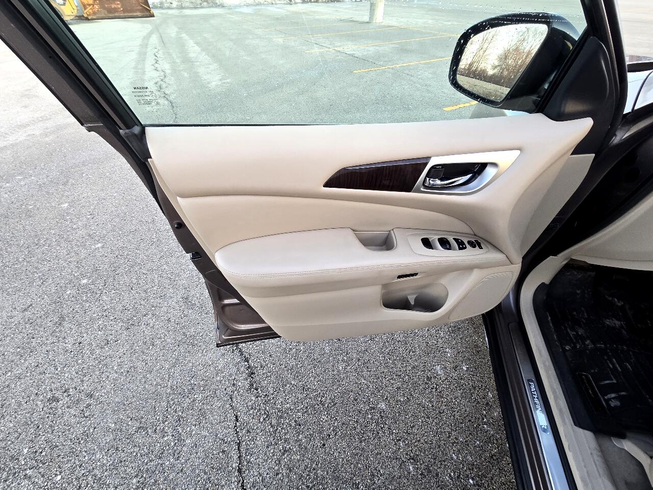 Nissan Pathfinder  2014