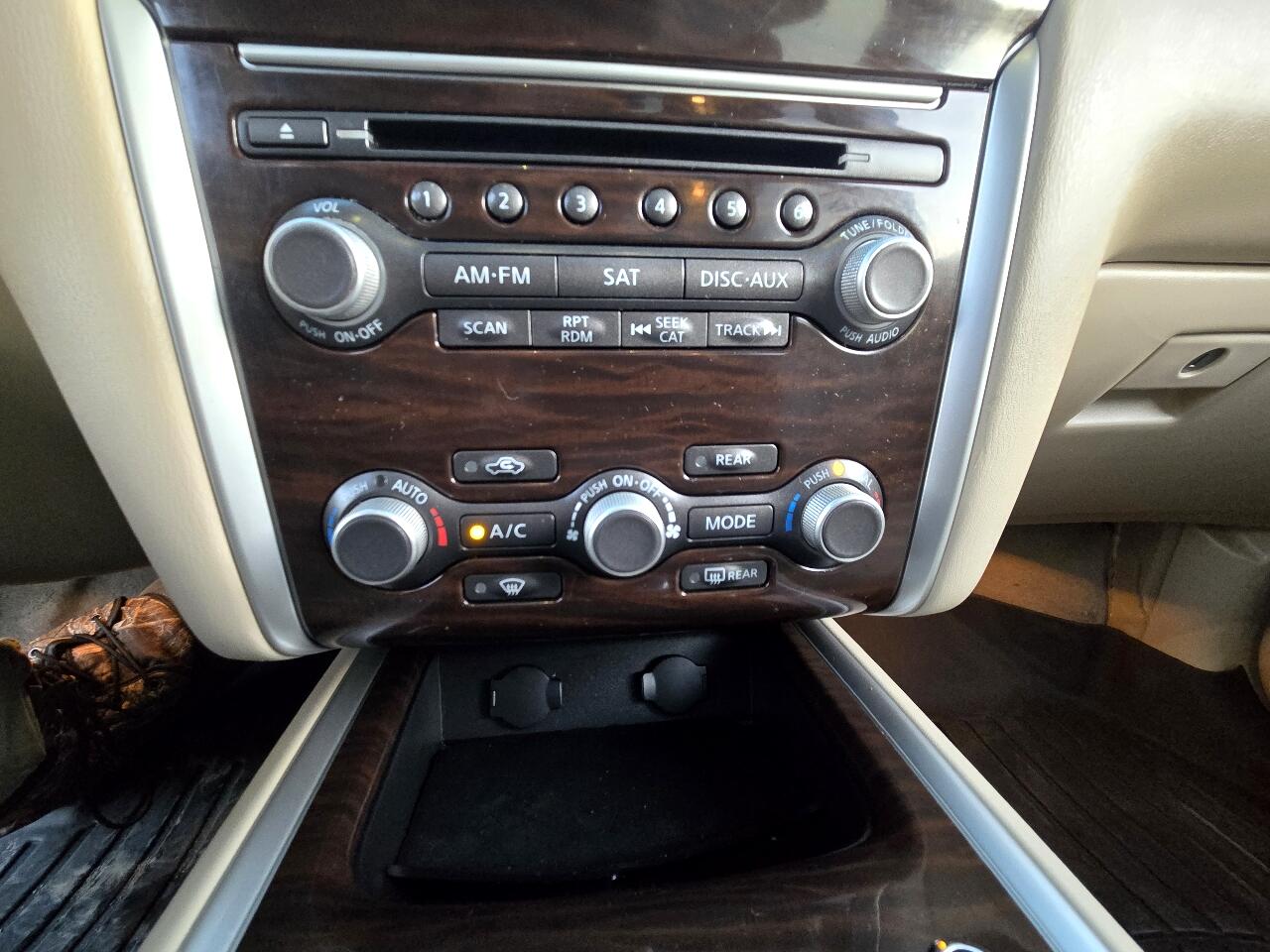 Nissan Pathfinder  2014