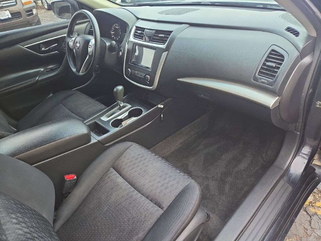 Nissan Altima  2016