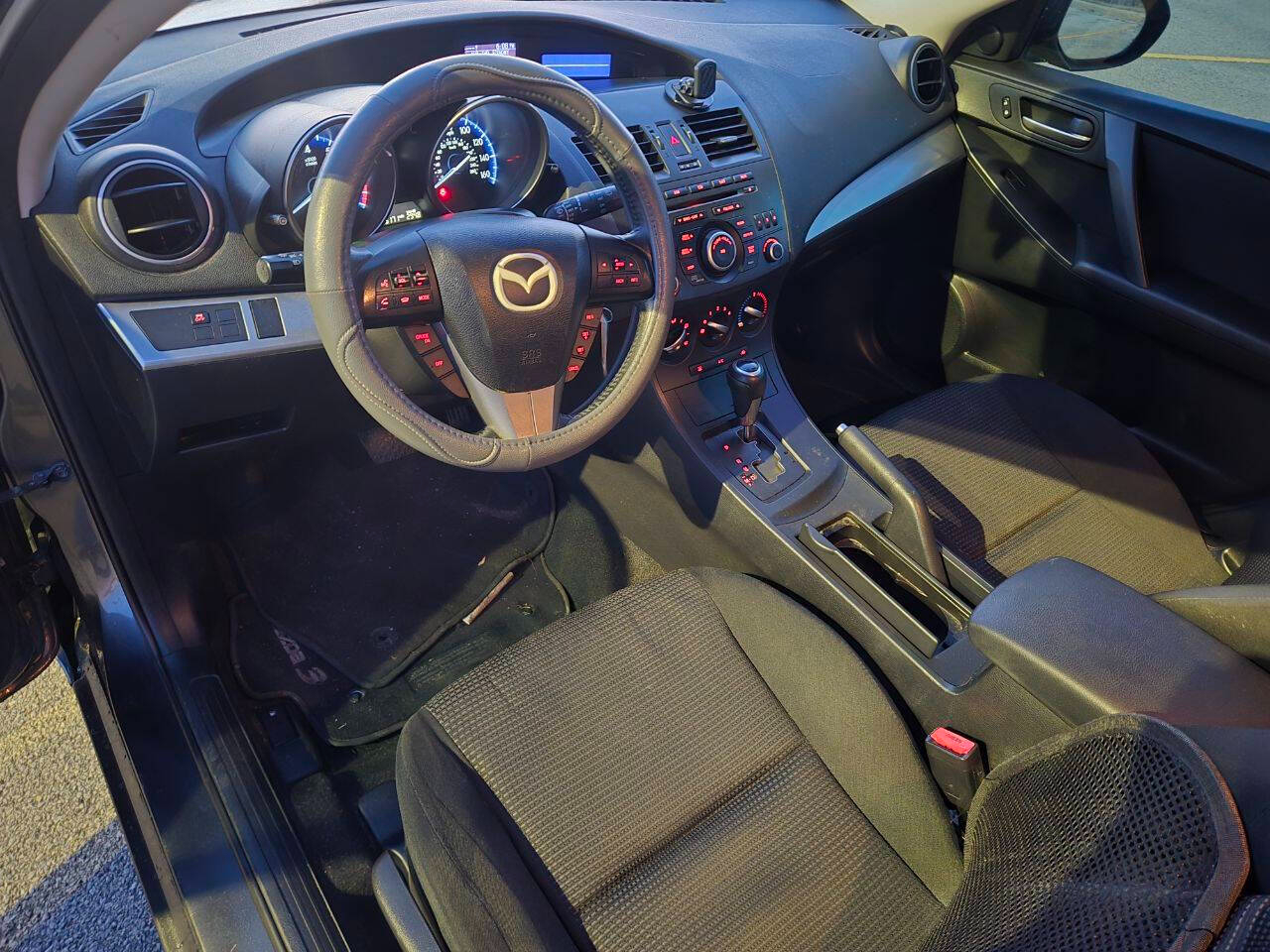 Mazda MAZDA3  2012