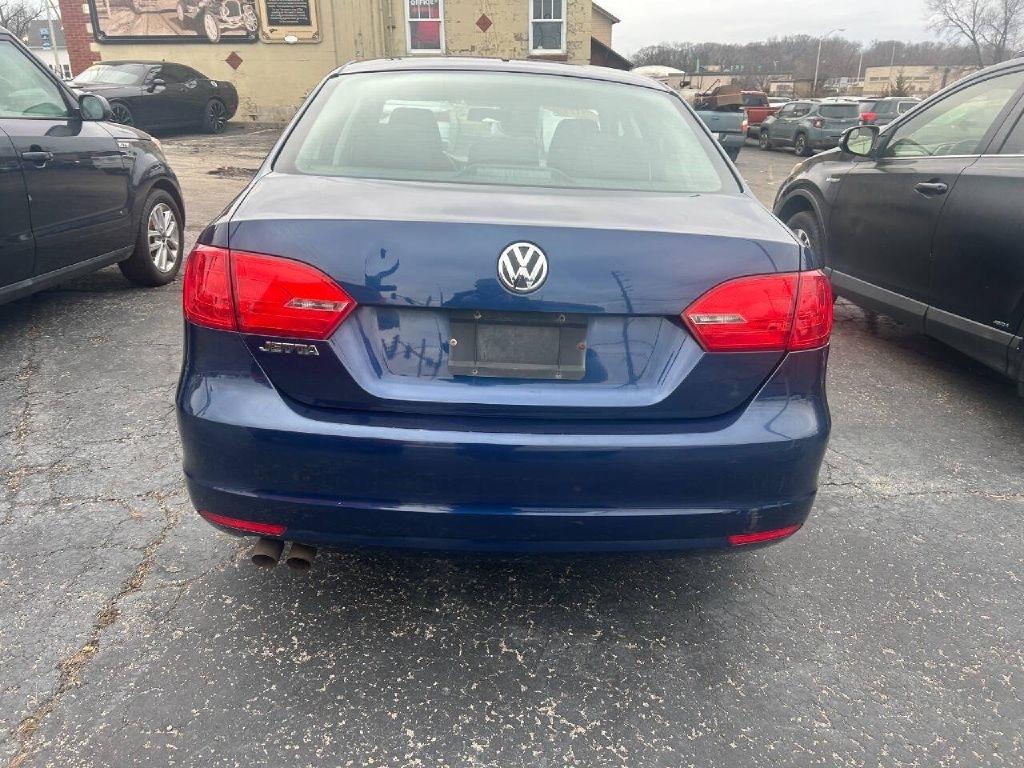 Volkswagen Jetta  2013