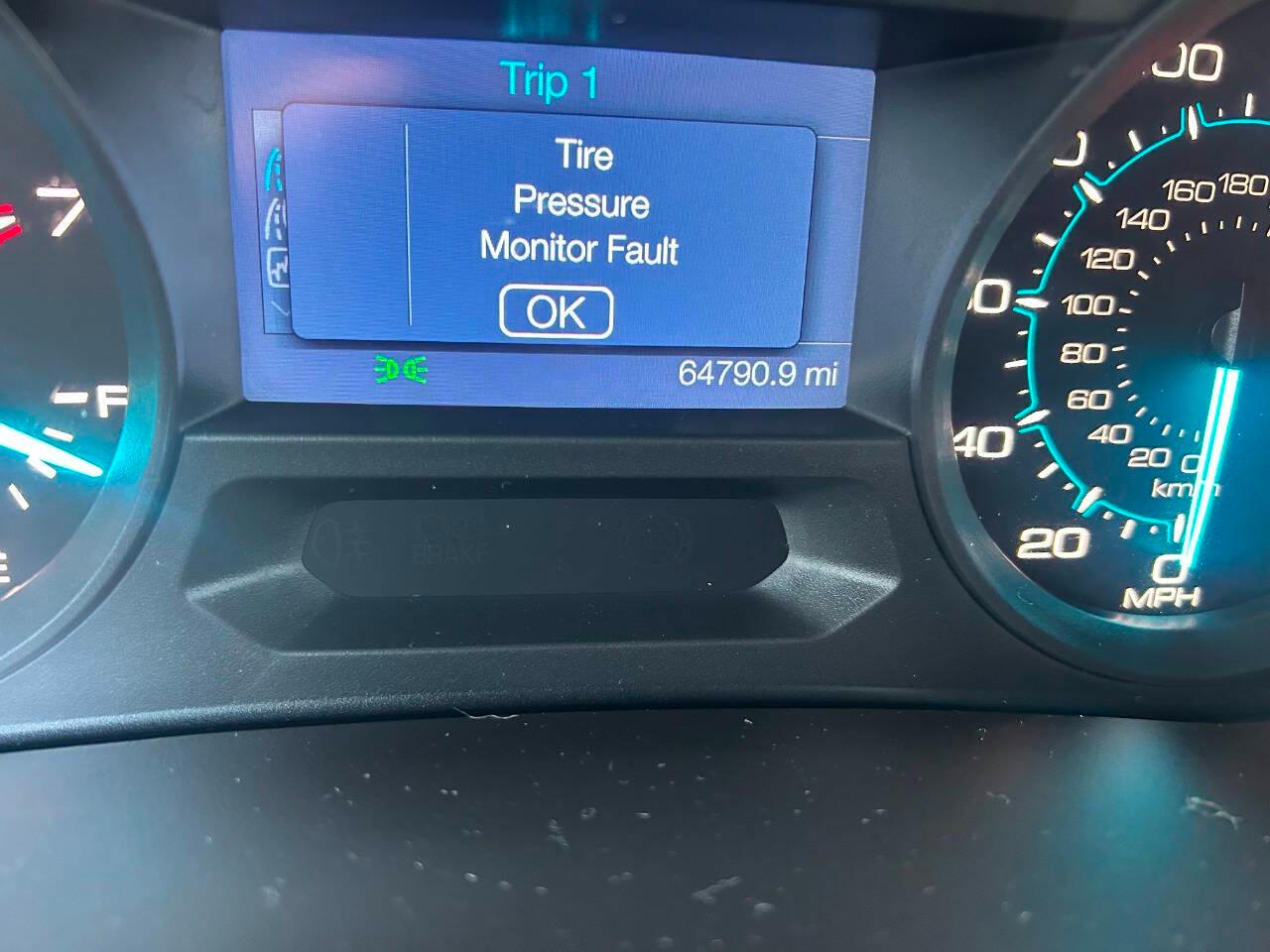 Ford Explorer Base FWD 2015