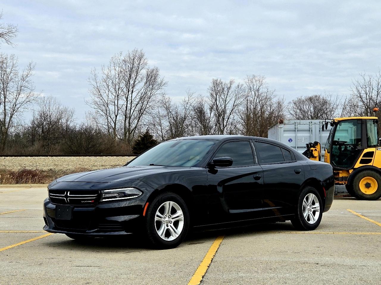 Dodge Charger SE 2017