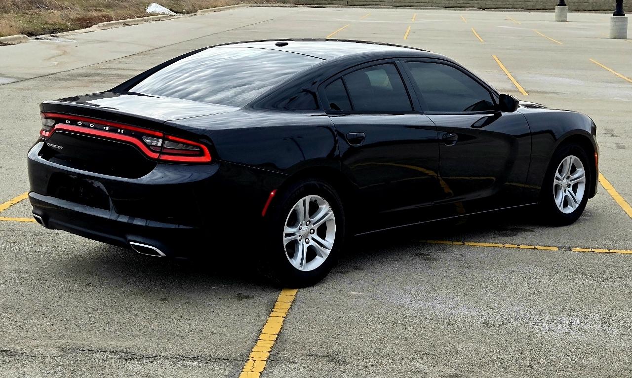 Dodge Charger SE 2017