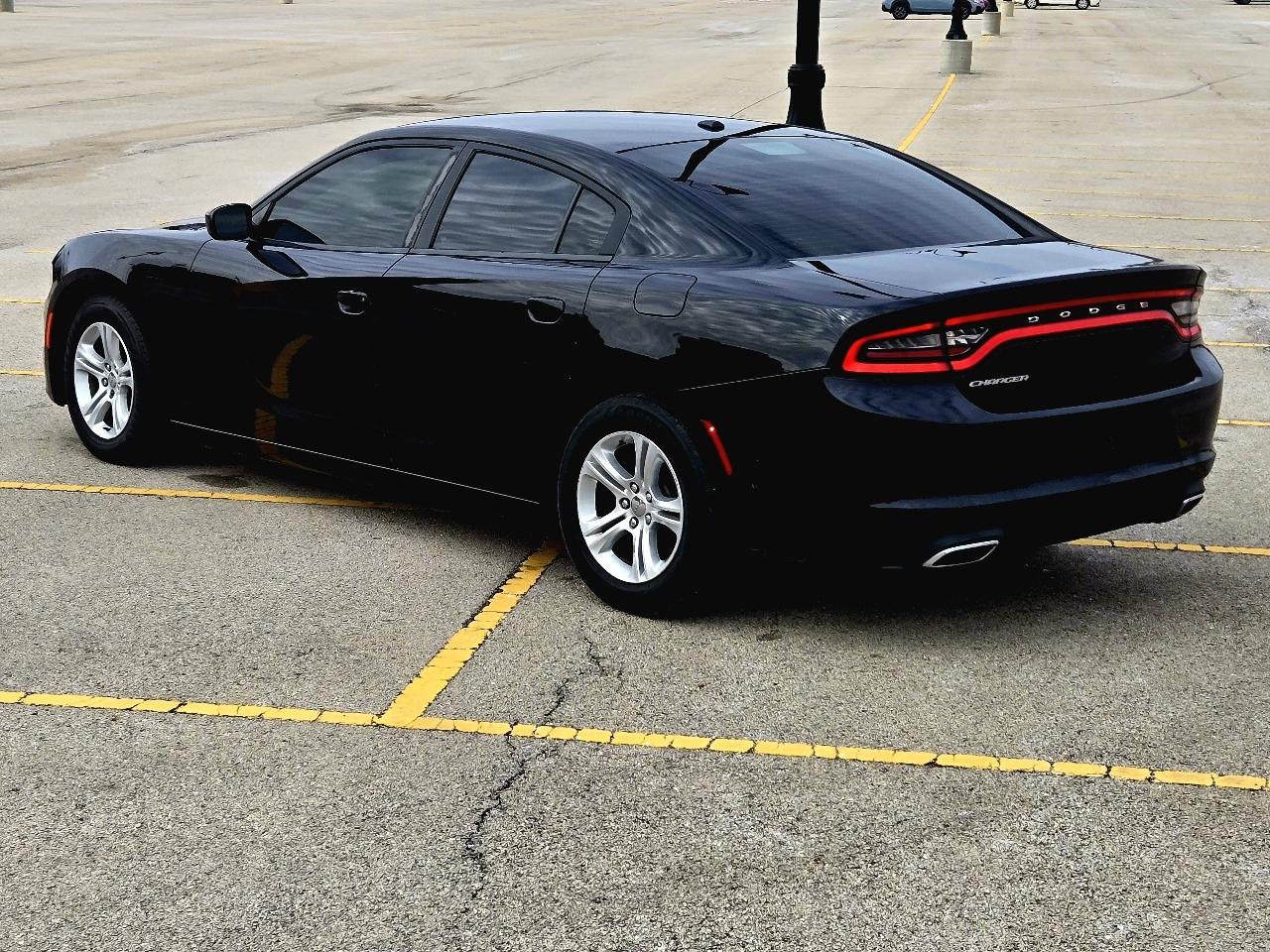 Dodge Charger SE 2017