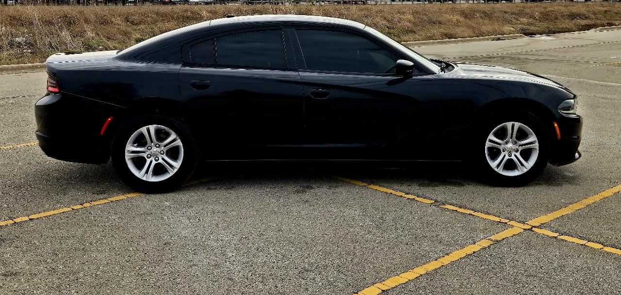 Dodge Charger SE 2017