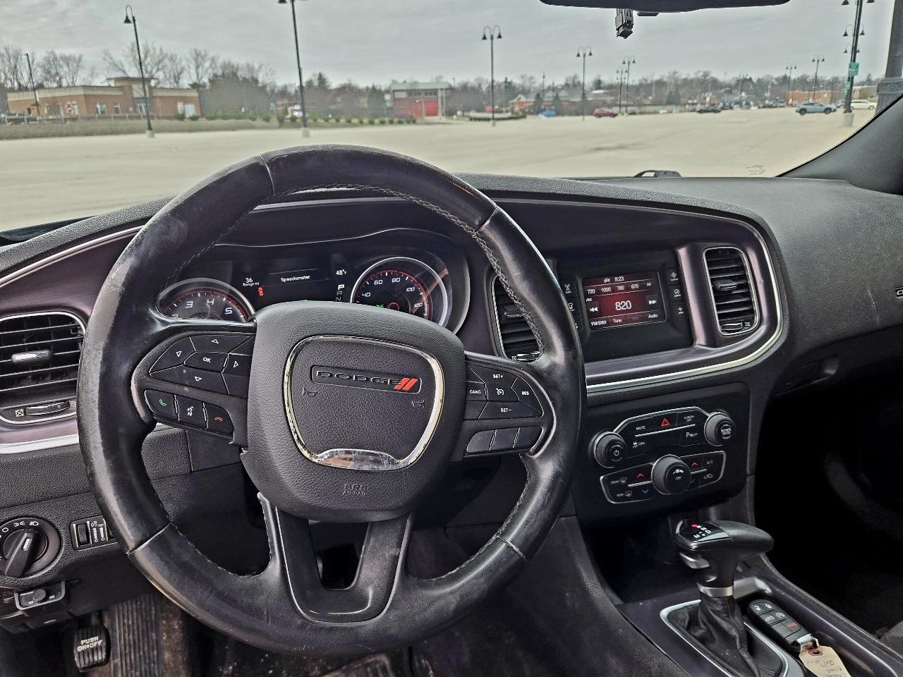 Dodge Charger SE 2017