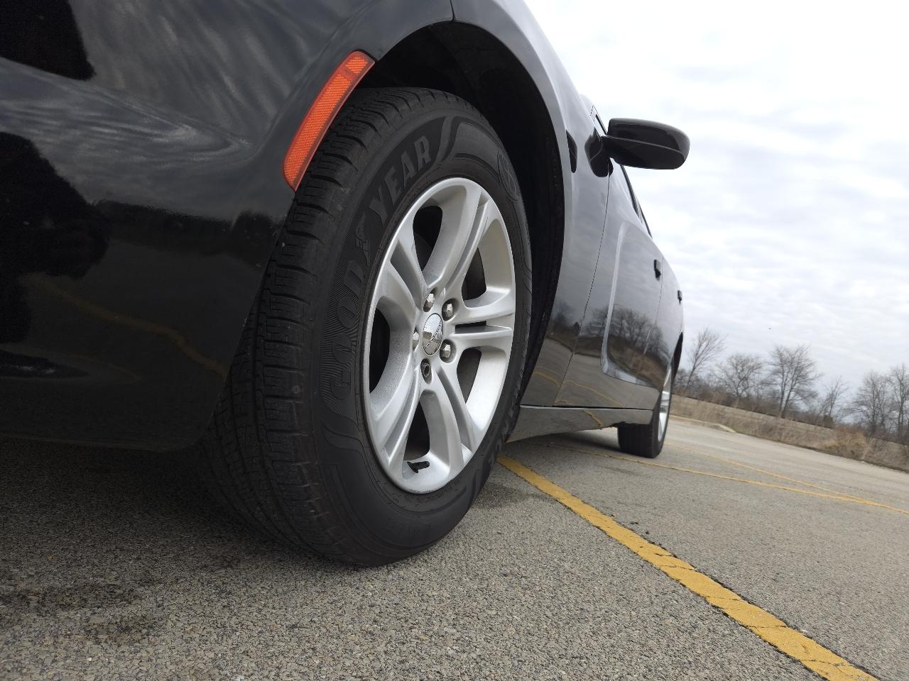 Dodge Charger SE 2017