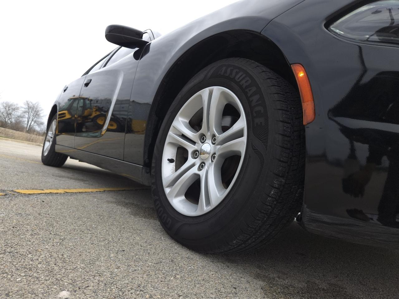 Dodge Charger SE 2017