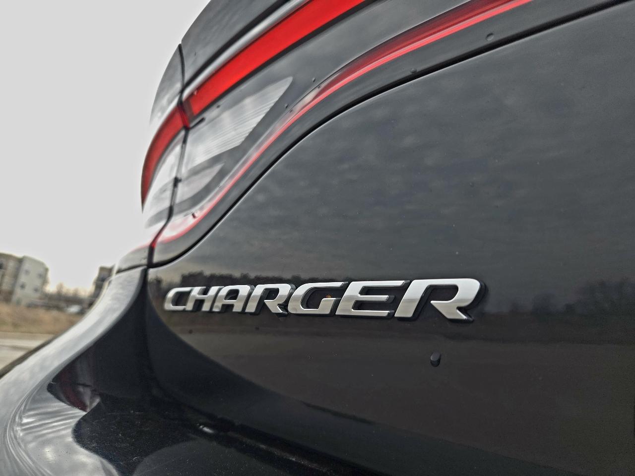 Dodge Charger SE 2017