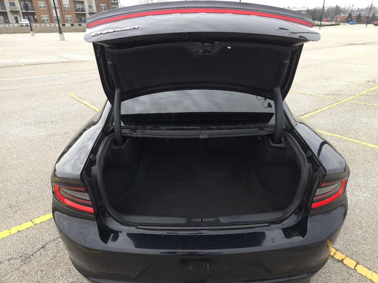 Dodge Charger SE 2017