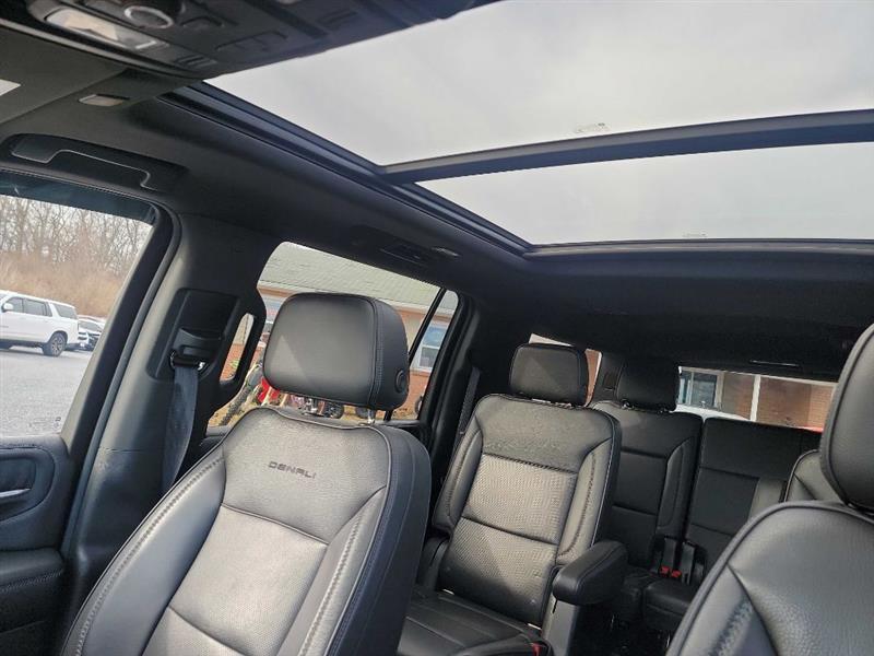 GMC Yukon XL Denali 4WD 2021