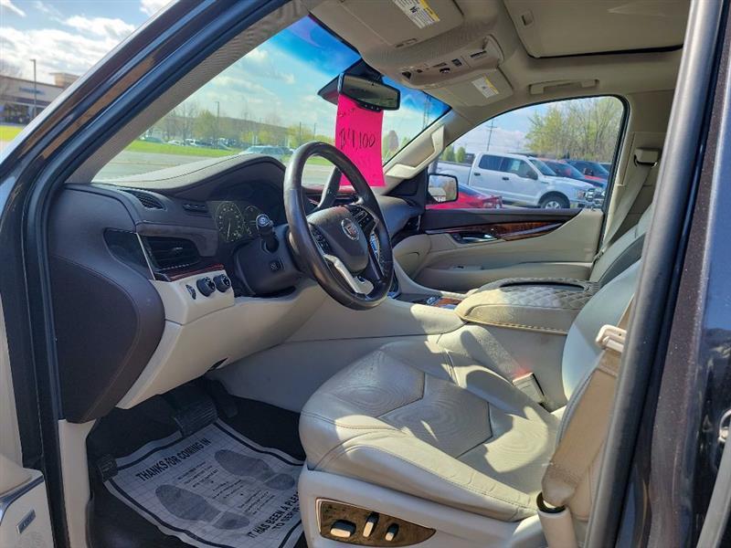 Cadillac Escalade Luxury 4WD 2015