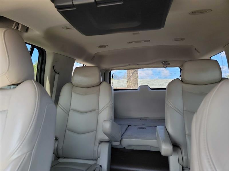 Cadillac Escalade Luxury 4WD 2015