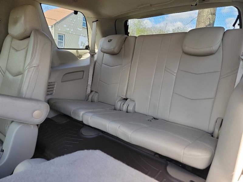Cadillac Escalade Luxury 4WD 2015