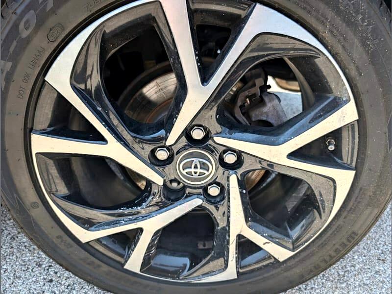 Toyota C-HR XLE 2018