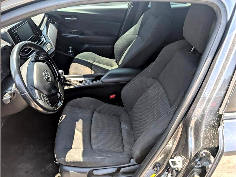 Toyota C-HR XLE 2018