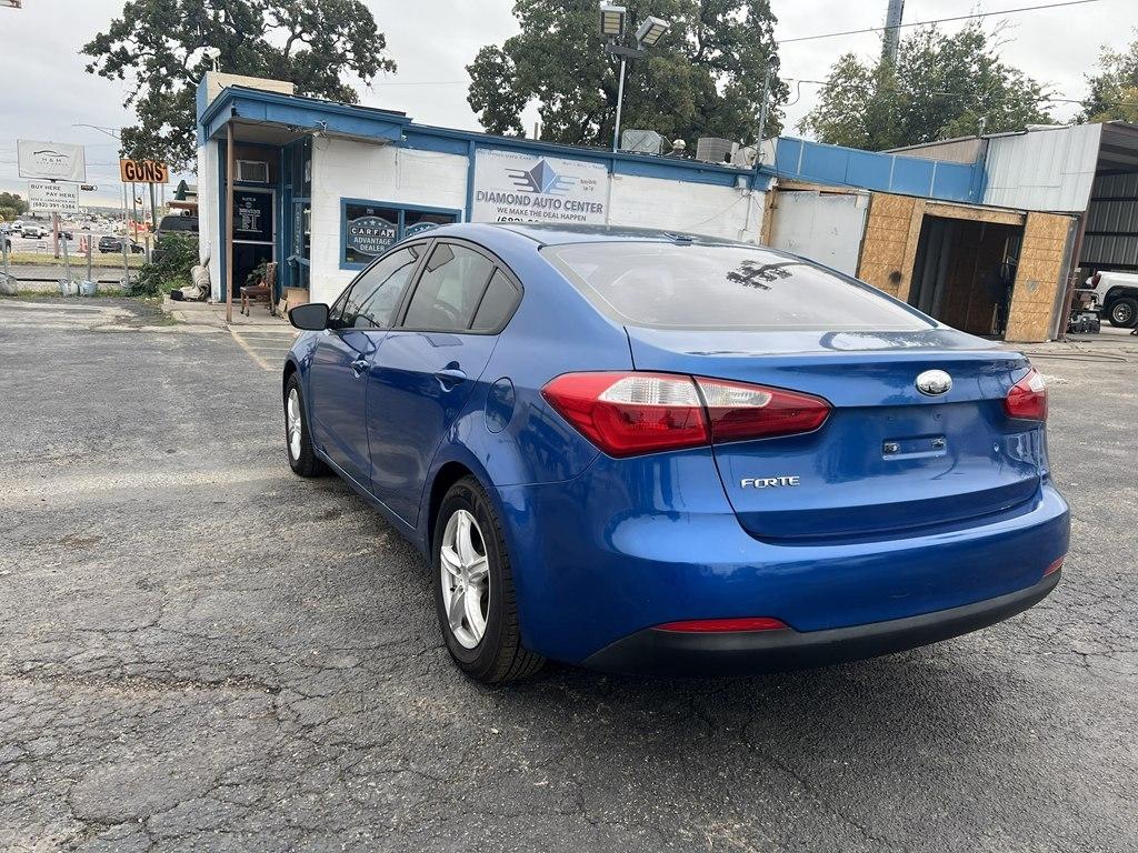 Nissan Versa 1.6 S 5M 2015