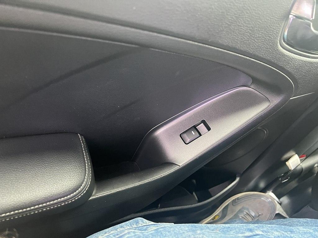 Nissan Versa 1.6 S 5M 2015