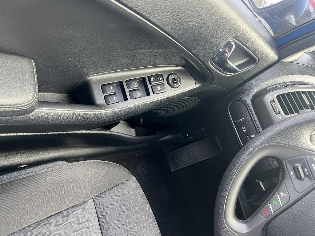 Nissan Versa 1.6 S 5M 2015