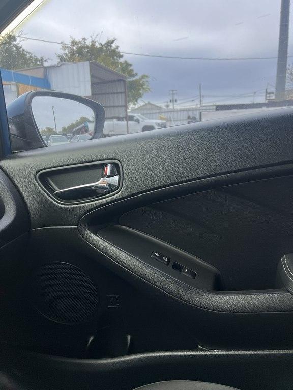 Nissan Versa 1.6 S 5M 2015