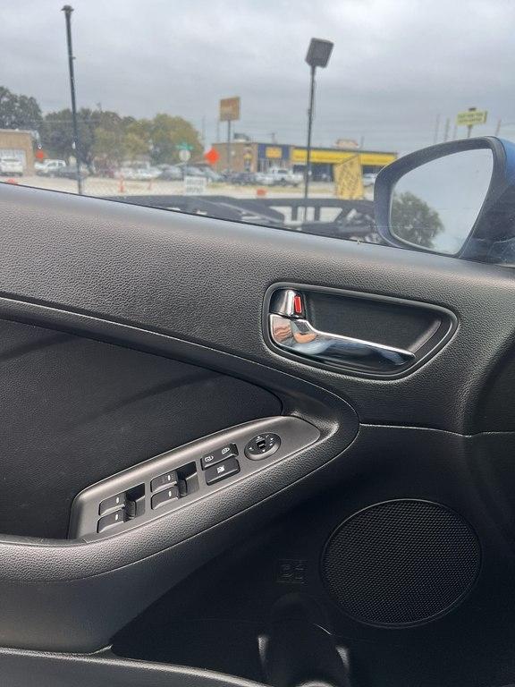 Nissan Versa 1.6 S 5M 2015