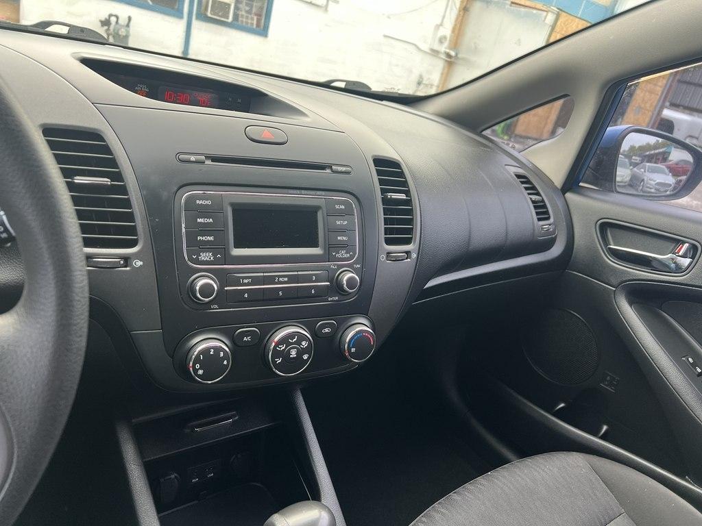 Nissan Versa 1.6 S 5M 2015
