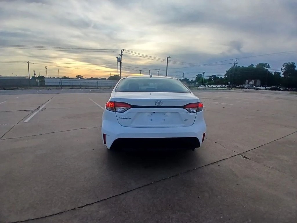 Toyota Corolla LE 2025