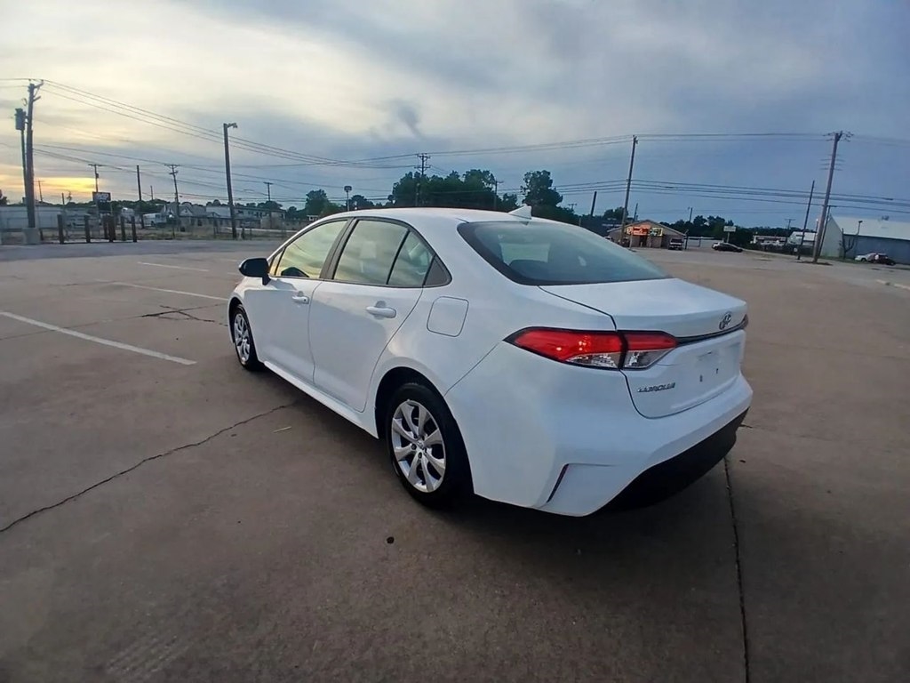 Toyota Corolla LE 2025