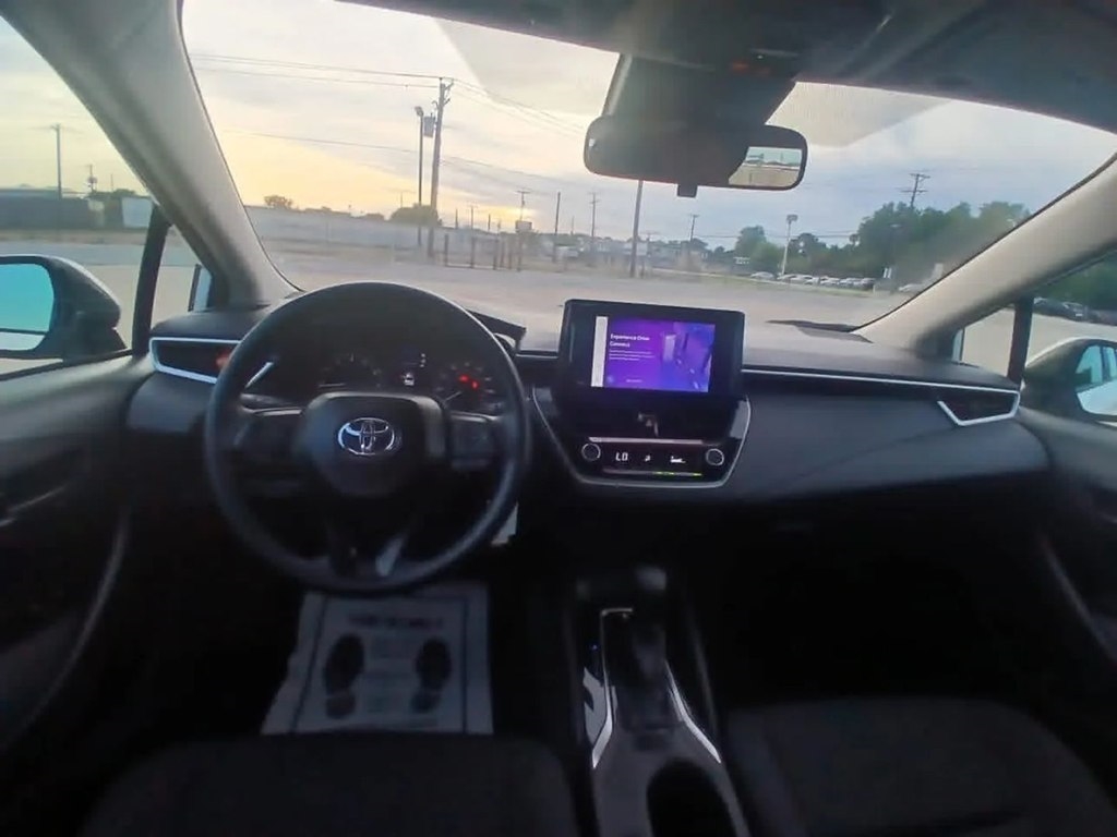 Toyota Corolla LE 2025