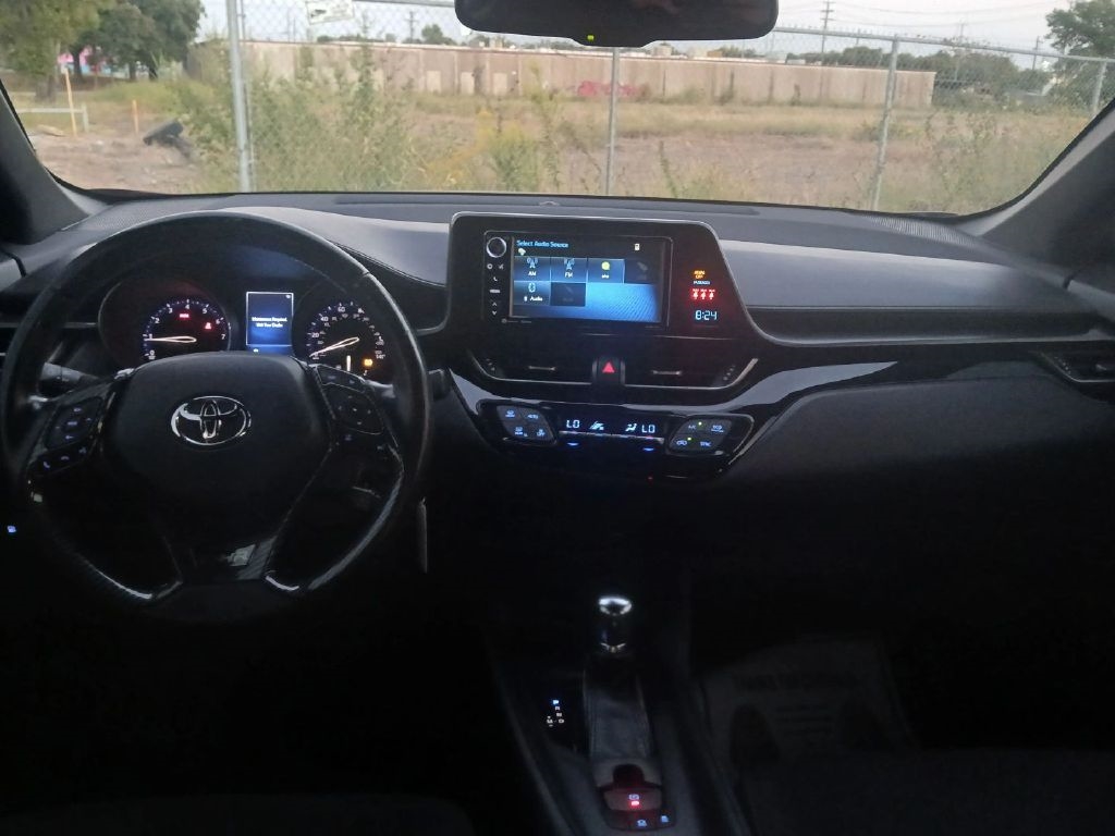 Toyota C-HR XLE 2018