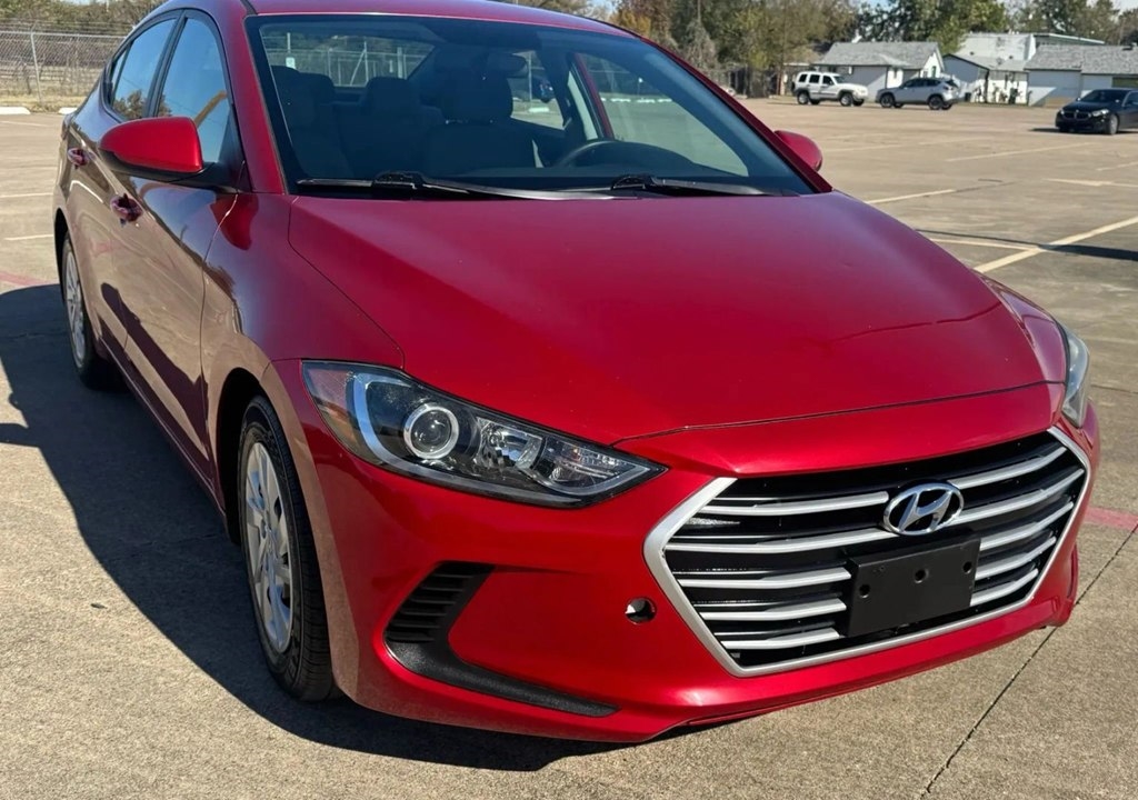2017 Hyundai Elantra SE's photo